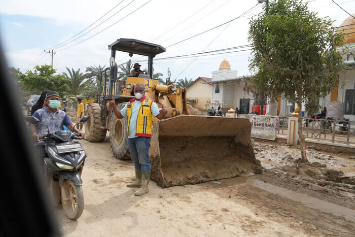 Percepat Penanganan Bencana, Kementerian PU Telah Kerahkan 1.709 Unit Alat Berat ke Aceh, Sumatera Utara, dan Sumatera Barat. Foto: viralsumsel.com