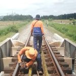 KAI Daop 7 Madiun Bergerak Cepat Perbaiki dan Lengkapi Baut Penambat yang Dicuri, Keselamatan Perjalanan KA Jadi Prioritas Utama. Foto: viralsumsel.com