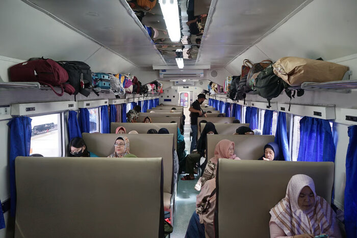 Dukung Mobilitas Masyarakat Lintas Daerah, KAI Divre III Palembang Lanjutkan Operasional Kereta Tambahan KA Rajabasa. Foto: viralsumsel.com