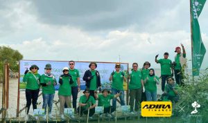 Adira Finance Tanam 350 Mangrove di Dusun Tangkolak Karawang. Foto: viralsumsel.com