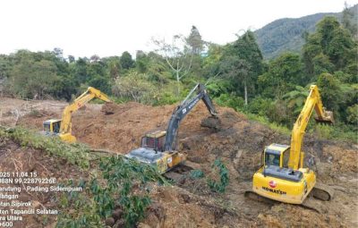 Perbaiki Konektivitas Pascabencana, Kementerian PU Siapkan Rencana Detail Penanganan Permanen Jalan Tarutung – Sibolga via Batu Lubang. Foto: viralsumsel.com