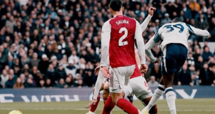 Arsenal Hancurkan Tottenham 4-1 di Derbi London Utara, Kukuh di Puncak Premier League