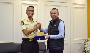 BRI Region 6/Jakarta 1 Berikan Apresiasi kepada Satpam BO Tanjung Priok Peraih Rekor MURI. Foto: viralsumsel.com