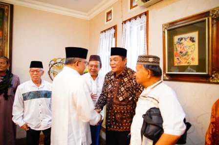 Bupati HM Toha Tohet Hadiri Tahlilan Alex Noerdin, Kenang Pelopor Sekolah dan Berobat Gratis