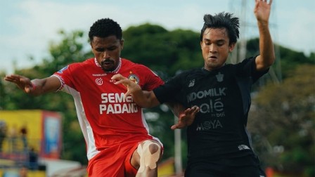 Semen Padang FC Tumbangkan Persita, Gol Penalti Menit Akhir Jaga Asa Bertahan di Super League