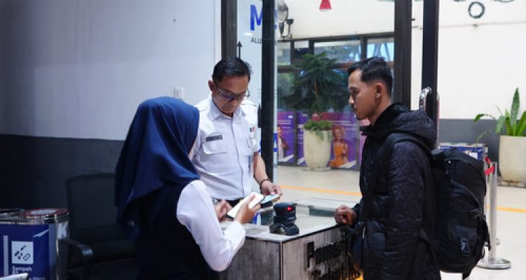 Hingga Hari Ketiga Libur Tahun Baru Imlek 2577, Penumpang KA di Divre III Palembang Capai 16.685 Orang. Sumber : viralsumsel.com