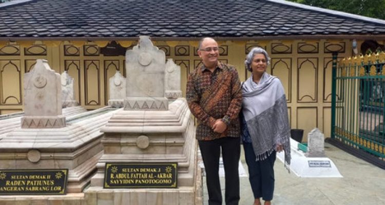 Dubes India Kunjungi Masjid Agung Demak. Foto : viralsumsel.com