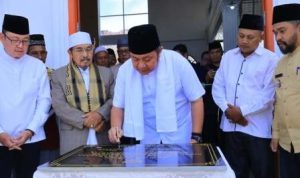 Herman Deru Resmikan Masjid Roudhotul Jannah di Alang-Alang Lebar