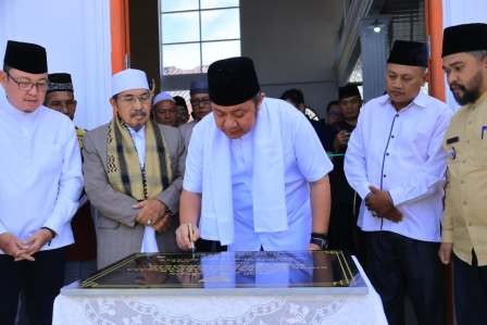 Herman Deru Resmikan Masjid Roudhotul Jannah di Alang-Alang Lebar