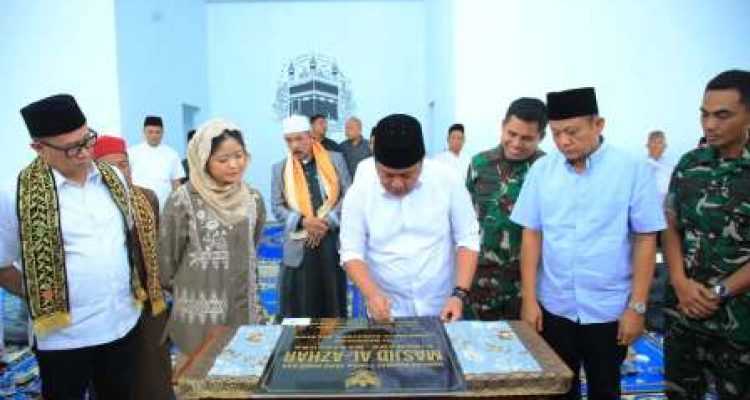 Herman Deru Resmikan Masjid Al Azhar Cidawang, Perkuat Syiar Islam di OKU Timur