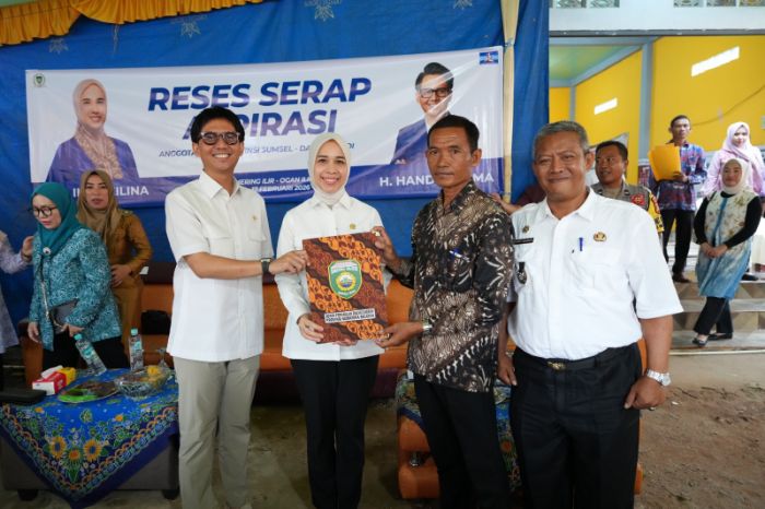 Anggota DPRD Sumsel Dapil III Handry Pratama Putra gelar reses 11–17 Oktober 2025 di Kecamatan Pangkalan Lampam, OKI, serap aspirasi warga terkait jalan rusak, pendidikan, kesehatan, dan pertanian.