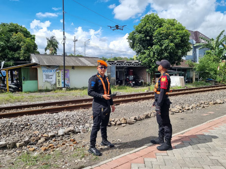Jangan Nekat Ngabuburit di Rel! KAI Daop 9 Jember Intensifkan Patroli Udara dan Penertiban Jalur. Foto: viralsumsel.com