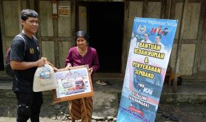 KAI Bandara dan Paguyuban Wartawan Kulon Progo Salurkan Bantuan Sembako dalam Rangka Hari Pers Nasional 2026. Foto: viralsumsel.com