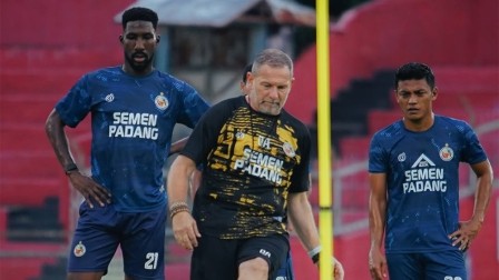 Semen Padang Tantang Malut United, Dejan Antonic Bidik Poin Penuh Demi Keluar dari Zona Degradasi