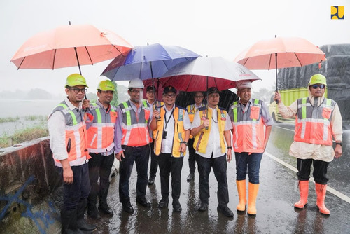 Kementerian PU Tangani Banjir Tol Tangerang–Merak KM 50, Siapkan Solusi Jangka Panjang Sungai Cidurian. Foto: viralsumsel.com