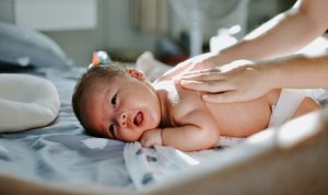 Kulit Sensitif pada Bayi. Foto: viralsumsel.com