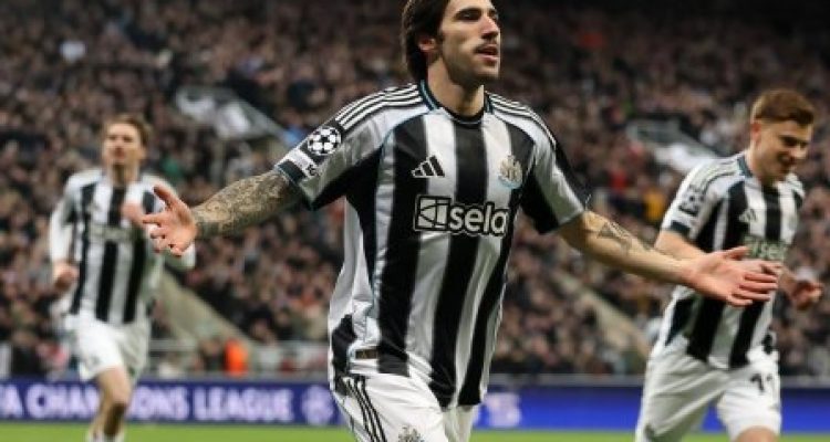 Newcastle United Menang Dramatis 3-2 atas Qarabag di Playoff Liga Champions
