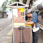 Pedagang UMKM di Sekitar BRI Region 6 Jakarta 1 Rasakan Manfaat dan Keuntungan Transaksi Menggunakan QRIS BRI. Foto : viralsumsel.com