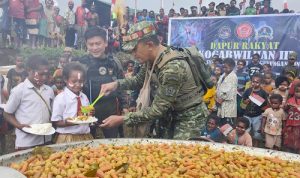 Peringati Hari Gizi Nasional, Kogabwilhan III Gelar Dapur Rakyat Bersama Bobon Santoso di Papua Pegunungan. Foto : viralsumsel.com Peringati Hari Gizi Nasional, Kogabwilhan III Gelar Dapur Rakyat Bersama Bobon Santoso di Papua Pegunungan. Foto : viralsumsel.com