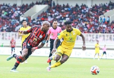 Pesta Gol di Jayapura! Persipura Bungkam Barito Putera dan Rebut Tahta