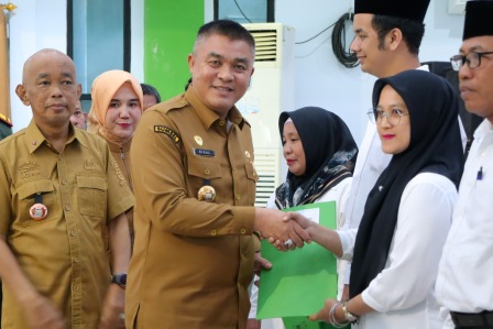 Ratusan RT/RW Seberang Ulu II Teken Pakta Integritas, Sekda Palembang Tegaskan Peran Strategis