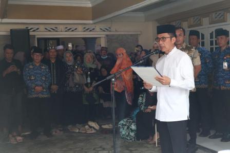 Ratu Dewa Pimpin Pelepasan Jenazah Asisten I Secara Kedinasan, Pemkot Palembang Beri Penghormatan Terakhir untuk Moch Ichsanul Akmal