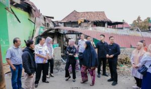 Wakil Bupati Lahat Widia Ningsih Tinjau Lokasi Kebakaran, Pastikan Bantuan untuk Korban Tersalurkan