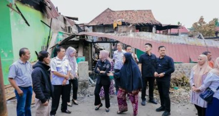 Wakil Bupati Lahat Widia Ningsih Tinjau Lokasi Kebakaran, Pastikan Bantuan untuk Korban Tersalurkan