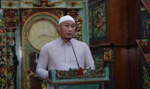 Rachmat Hidayat dan Rustam Effendi Sholat Tarawih Perdana, Ajak Warga Perkuat Persatuan di Ramadan 1447 H