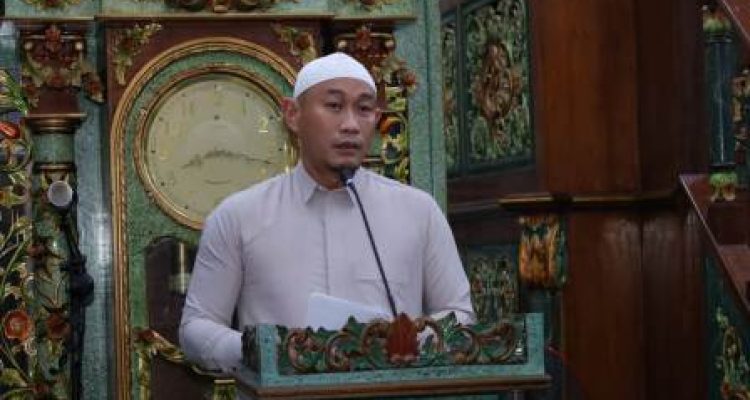 Rachmat Hidayat dan Rustam Effendi Sholat Tarawih Perdana, Ajak Warga Perkuat Persatuan di Ramadan 1447 H