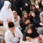 Jenazah H. Alex Noerdin Tiba di Rumah Duka, Keluarga Gelar Yasinan Sebelum Disalatkan di Masjid Agung Palembang