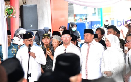 Ketua DPRD Sumsel Hadiri Pelepasan Jenazah Alex Noerdin, Ribuan Warga Iringi dengan Doa