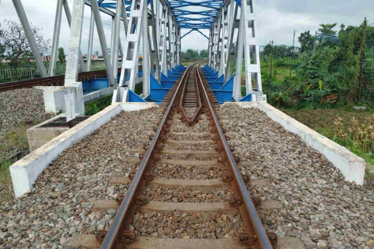Gempa Pacitan, 11 Perjalanan KA di Daop 7 Madiun Dihentikan Perjalanannya. Foto: viralsumsel.com