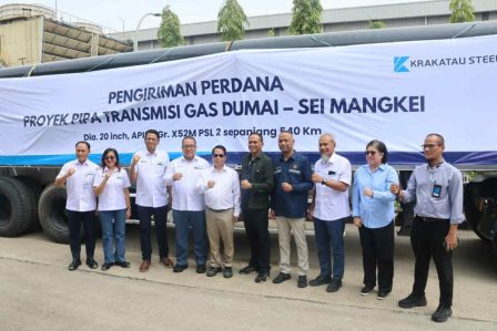 Krakatau Steel Perkuat Ketahanan Energi Nasional Lewat Pengiriman Perdana Pipa Proyek Dumai–Sei Mangkei. Foto: viralsumsel.com