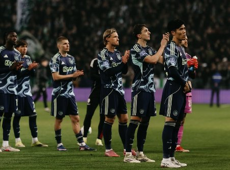Marten Paes Tampil Starter, Ajax Tumbang 1-3 dari Groningen di Liga Belanda