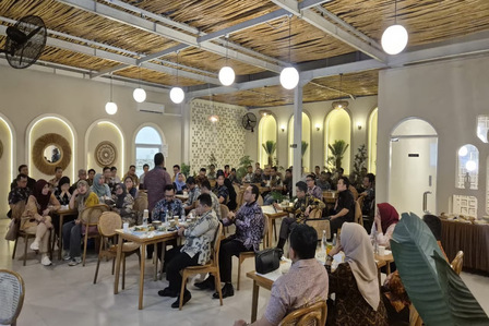 Akselerasi Pertumbuhan Mikro 2026: BRI BO Otista Sinergi dengan Merchant Jakarta Timur. Foto : viralsumsel.com