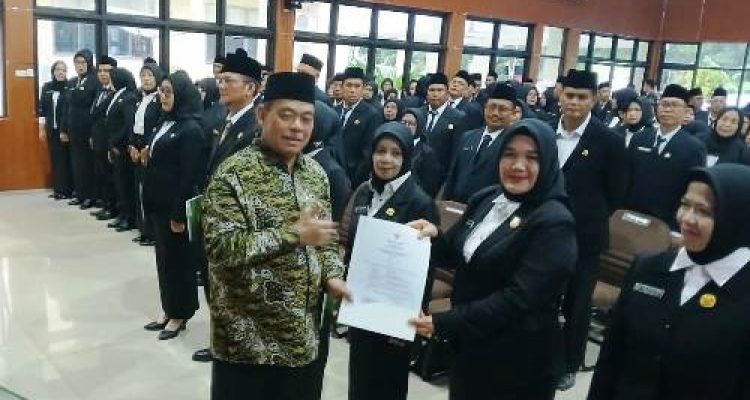 139 Guru Resmi Jadi Kepala Sekolah, Bupati Lahat Tekankan Kepemimpinan Visioner