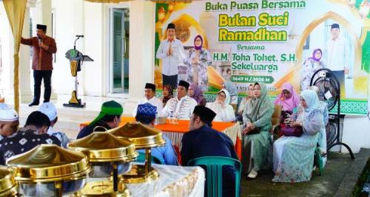 Toha Tohet Gelar Buka Puasa Bersama Warga di Desa Kelahiran