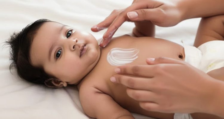 Cara Memilih Lotion Bayi untuk Newborn agar Tidak Iritasi dan Tetap Lembap. Foto : viralsumsel.com