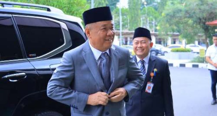 Jawaban Gubernur atas Pandangan Fraksi, Wagub Cik Ujang Tegaskan Penguatan BUMD Dukung PSN Tanjung Carat