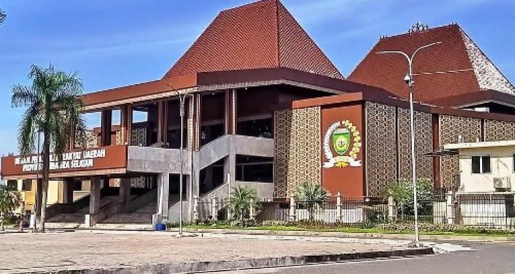 Anggaran Fantastis! Lampu Gantung Rp600 Juta dan Tirai Rp634 Juta di Rumdin Wakil Ketua DPRD Sumsel Jadi Perbincangan