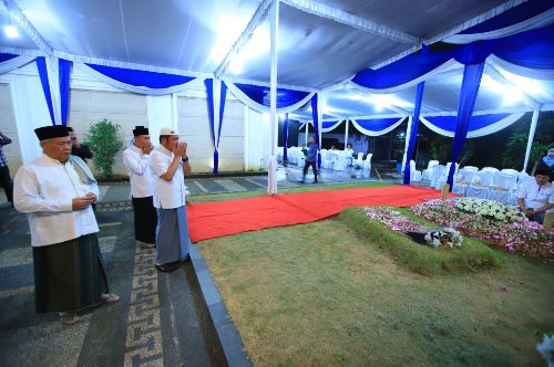 Gubernur Herman Deru Hadiri Takziah 40 Hari Wafatnya H. Halim