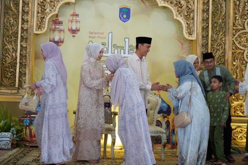 Hangatnya Lebaran di OKI, Bupati Muchendi Sambut Warga di Pendopo