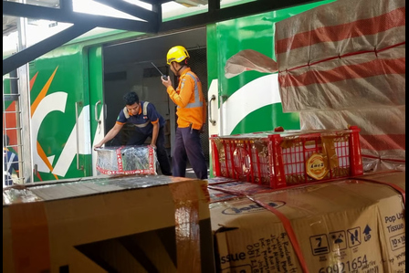 Jelang Puncak Lebaran, KAI Logistik Perkuat Kesiapan Operasional Layanan Pengiriman. Foto: viralsumsel.com