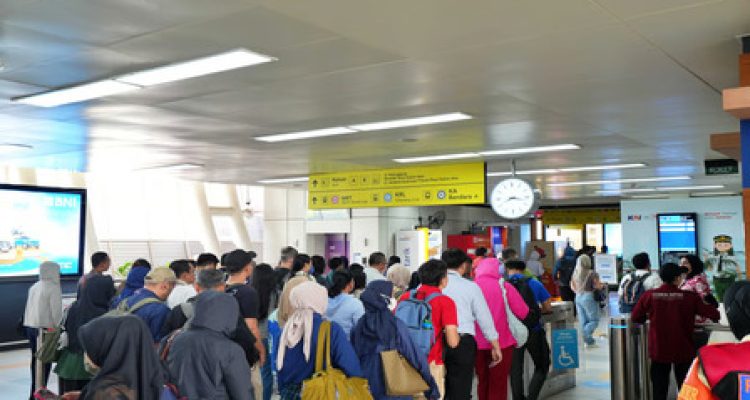 Jumlah Penumpang LRT Jabodebek Terus Meningkat, Capai 5,2 Juta Pengguna di Awal 2026. Foto : viralsumsel.com