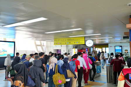 Jumlah Penumpang LRT Jabodebek Terus Meningkat, Capai 5,2 Juta Pengguna di Awal 2026. Foto : viralsumsel.com