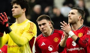 Dramatis! 10 Pemain Newcastle Taklukkan Manchester United 2-1