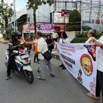 Ramadan Penuh Kepedulian, POBSI Sumsel Turun ke Jalan Bagikan Takjil