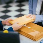 Pentingnya Tracking dan Komunikasi dalam Jasa Pengiriman Barang dan Dokumen ke Luar Negeri. Foto : viralsumsel.com