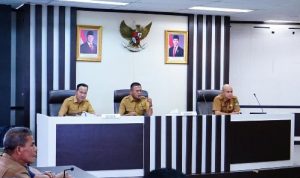 Wali Kota H. Arlan Pimpin Rapat Evaluasi Bulanan, Tekankan Pelayanan dan Disiplin ASN